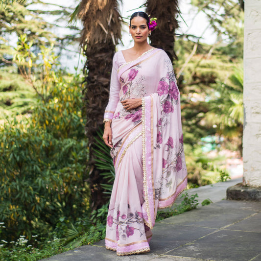Baavli luxury designer store at Khan Market, New Delhi. Indian wedding, lehenge, Bride, Indian bride, bridesmaid. Launching Maysun under bahaar 2024 summer spring collection 2024.
Baavli luxury designer store, New Delhi.
Indian wedding, lehenge, Bride, Indian bride, bridesmaid, Suit sets, Kaftan, sharara, jacket, kurta.
baavli launching its new collection, Dhan Mill, Hand painted, hand embroidered, Designer Label