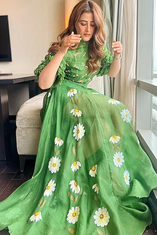 nupur sanon wearing baavli luxury Designer Green Lehenga set
Baavli luxury designer store, New Delhi.
Indian wedding, lehenge, Bride, Indian bride, bridesmaid, Suit sets, Kaftan, sharara, jacket, kurta.
baavli launching its new collection,