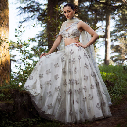 Baavli designer luxury lehenga set for Indian wedding khan market New Delhi.

Baavli luxury designer store, New Delhi.
Indian wedding, lehenge, Bride, Indian bride, bridesmaid, Suit sets, Kaftan, sharara, jacket, kurta.
baavli launching its new collection, Dhan Mill, Hand painted, hand embroidered, Designer Label