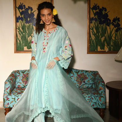 Baavli luxury designer store at Khan Market, New Delhi.
Indian wedding, lehenge, Bride, Indian bride, bridesmaid.
baavli launching its new collection, Shringar, blue suit set.