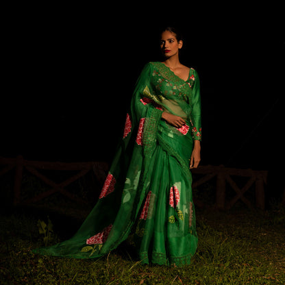 Baavli designer luxury sarre khan market New Delhi.
Baavli luxury designer store, New Delhi.
Indian wedding, lehenge, Bride, Indian bride, bridesmaid, Suit sets, Kaftan, sharara, jacket, kurta.
baavli launching its new collection, Dhan Mill, Hand painted, hand embroidered, Designer Label