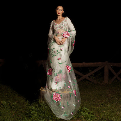 Baavli luxury designer store, New Delhi.
Indian wedding, lehenge, Bride, Indian bride, bridesmaid, Suit sets, Kaftan, sharara, jacket, kurta.
baavli launching its new collection, Dhan Mill, Hand painted, hand embroidered, Designer Label