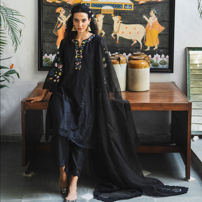 Baavli luxury designer store at Khan Market, New Delhi.
Indian wedding, lehenge, Bride, Indian bride, bridesmaid.
baavli launching its new collection, Shringar, black suit set.