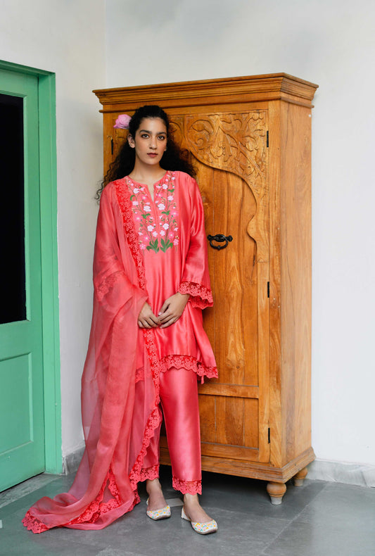 Baavli luxury designer store, New Delhi.
Indian wedding, lehenge, Bride, Indian bride, bridesmaid, Suit sets, Kaftan, sharara, jacket, kurta.
baavli launching its new collection, Shringar, Gulrukh.