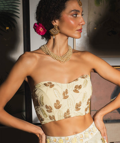 Baavli luxury designer store, New Delhi.
Indian wedding, lehenge, Bride, Indian bride, bridesmaid, Suit sets, Kaftan, sharara, jacket, kurta.
baavli launching its new collection, Hand painted, hand embroidered, Designer Label
