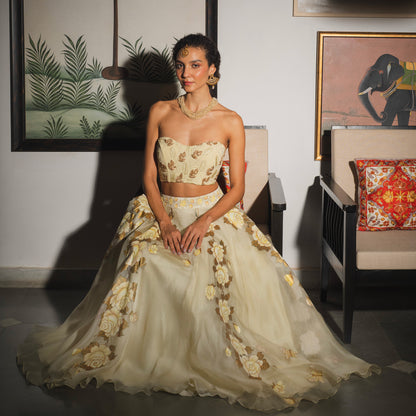 Baavli luxury designer store, New Delhi.
Indian wedding, lehenge, Bride, Indian bride, bridesmaid, Suit sets, Kaftan, sharara, jacket, kurta.
baavli launching its new collection, Hand painted, hand embroidered, Designer Label