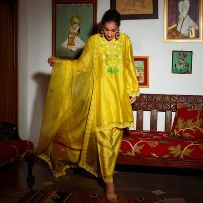 Baavli luxury designer store at Khan Market, New Delhi.
Indian wedding, lehenge, Bride, Indian bride, bridesmaid.
baavli launching its new collection, Shringar, Yellow, Golden suit set, Swarna.