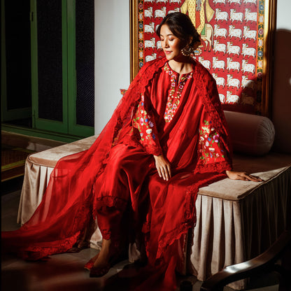 Baavli luxury designer store at Khan Market, New Delhi.
Indian wedding, lehenge, Bride, Indian bride, bridesmaid, Suit sets, Kaftan, sharara, jacket, kurta.
baavli launching its new collection, Shringar, Red suit set, Laila.